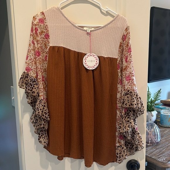 Doll Sleeve Top - Picture 2 of 4